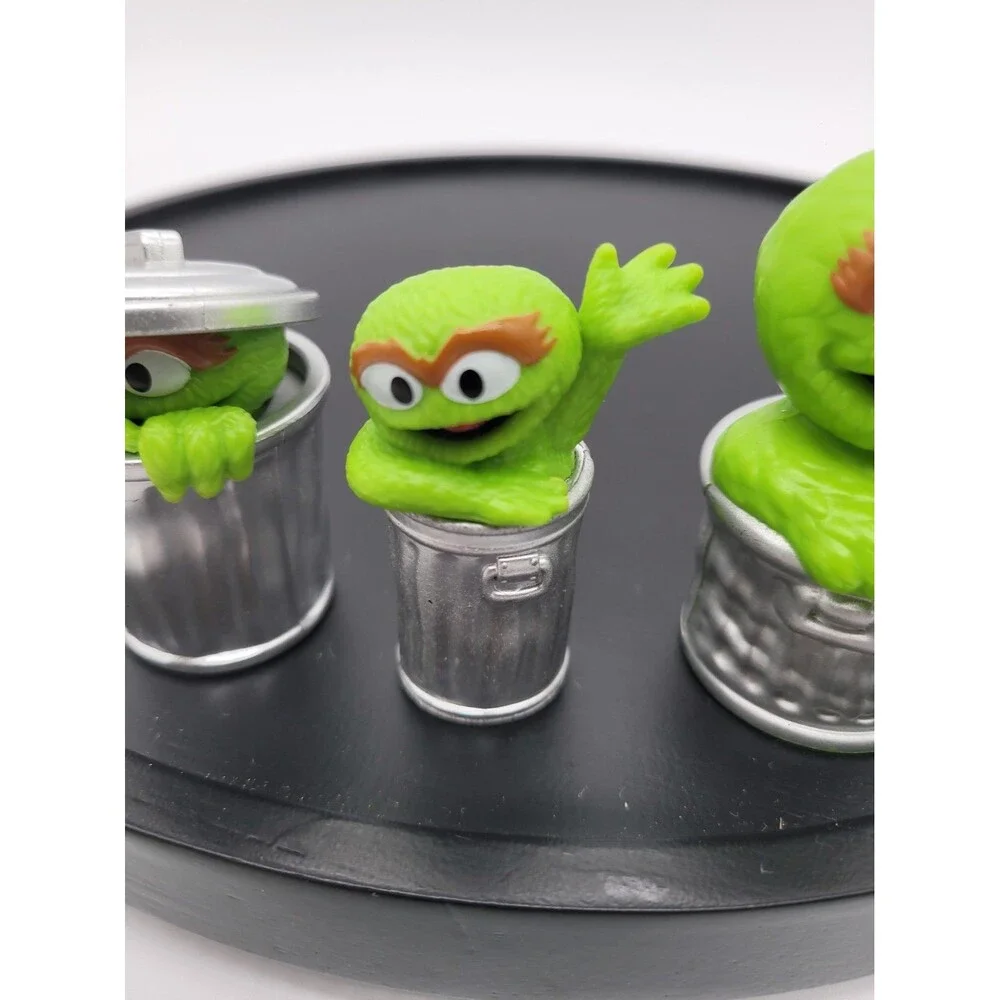 Sesame Street  Oscar the Grouch Figure Lot Of 3 PVC Cake Topper 2.5